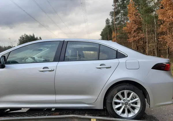 gołańcz Toyota Corolla cena 26700 przebieg: 44000, rok produkcji 2021 z Gołańcz